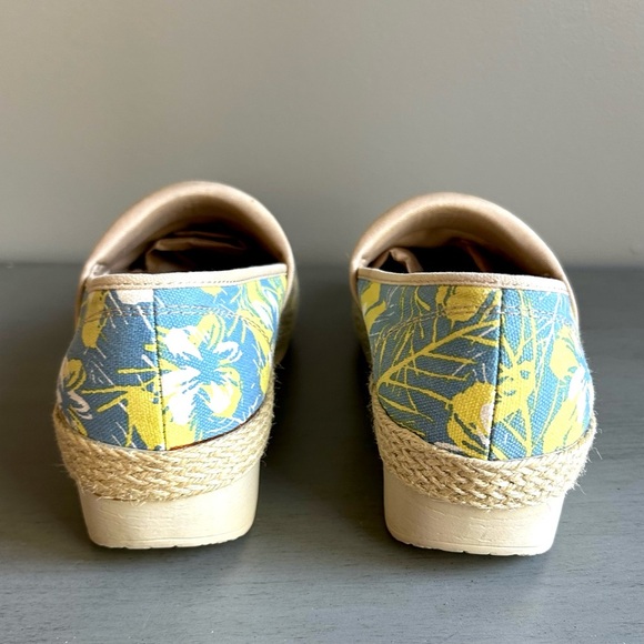 Dansko Victoria Canvas Tahiti Yellow Floral Print Espadrille Trim Work Clog 40 - Picture 7 of 15